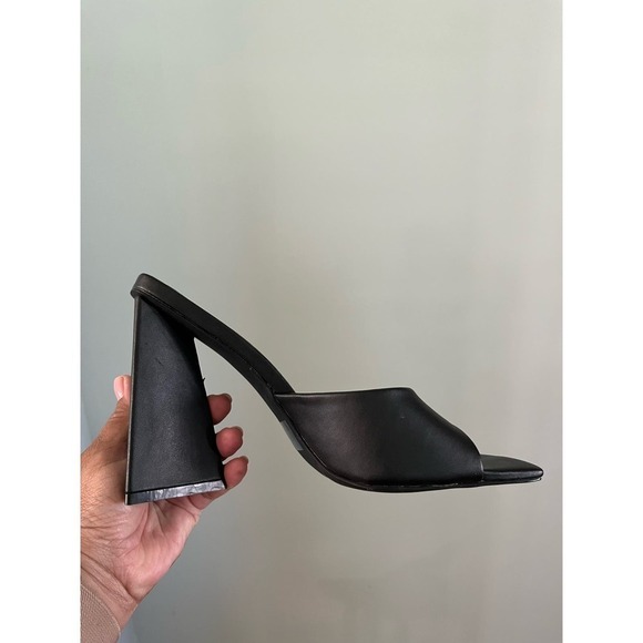 Olivia Ferragamo Black Geometric Triangle Heel Slip On Sandal Mules Size 10 - Picture 1 of 16